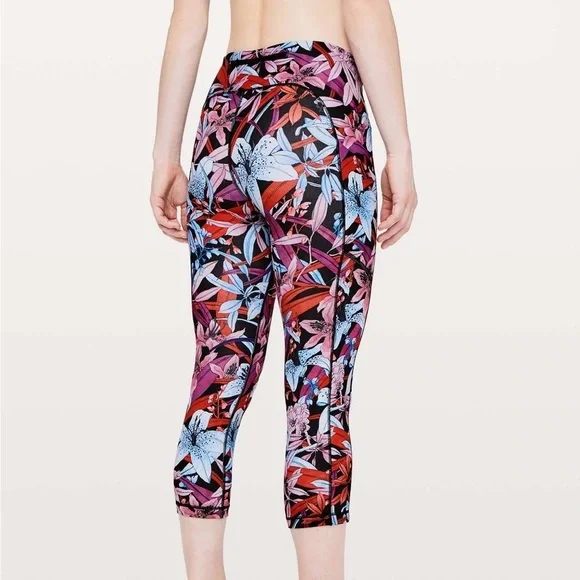 Lululemon Speed Up Crop 21” - Picture 3 of 10